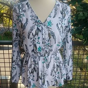 🌻Beautiful🌻NWOT Worthington Blouse